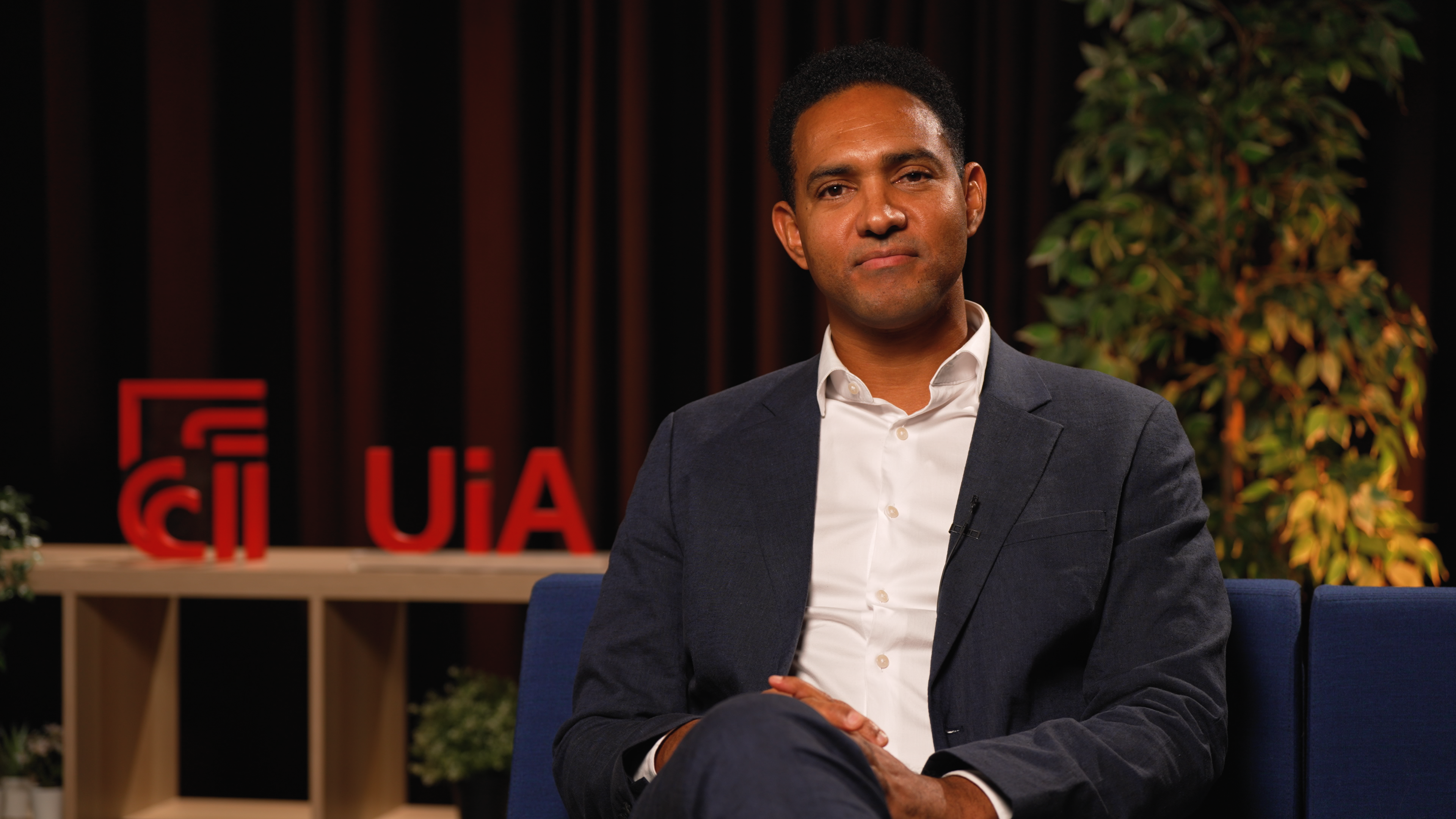 Portrettbilde av Ronald Mayora Synnes, førsteamanuensis ved Universitetet i Agder