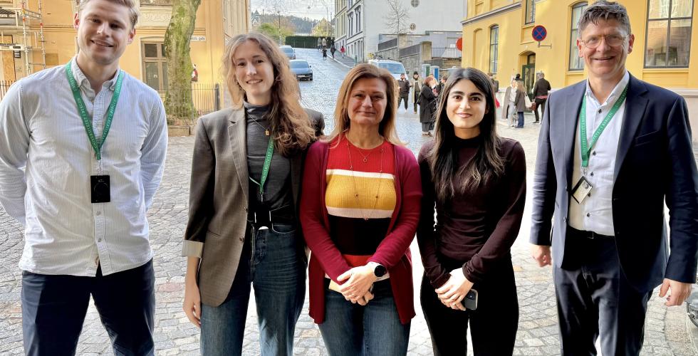 Gruppebilde av ansatte ved Universitetet i Bergen